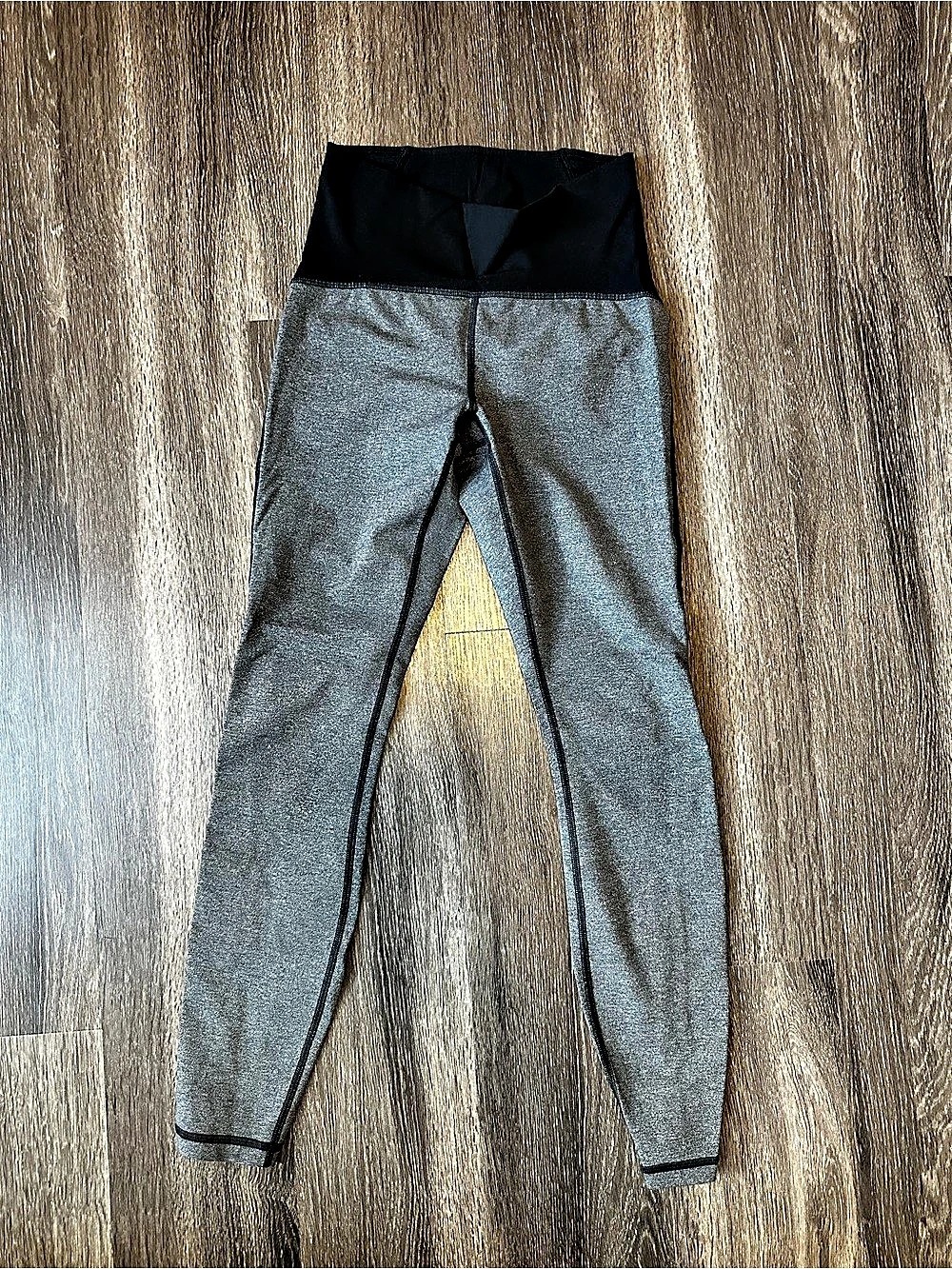 Lululemon High-Rise Leggings 7/8 Gray & Black Athletic